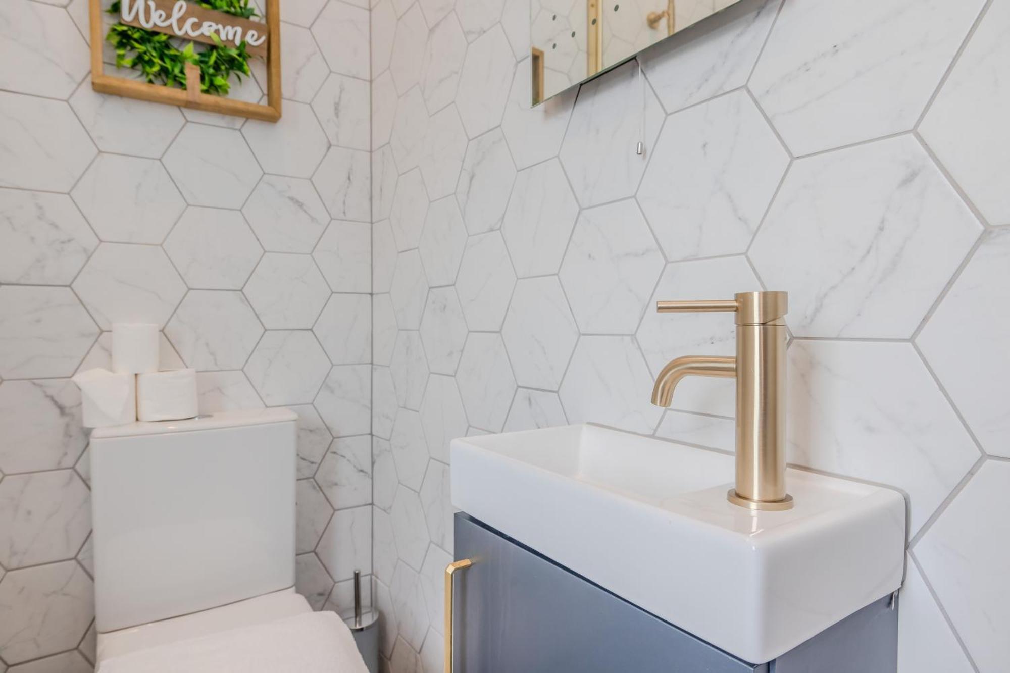 Amazing One Bedroom Flat Next To