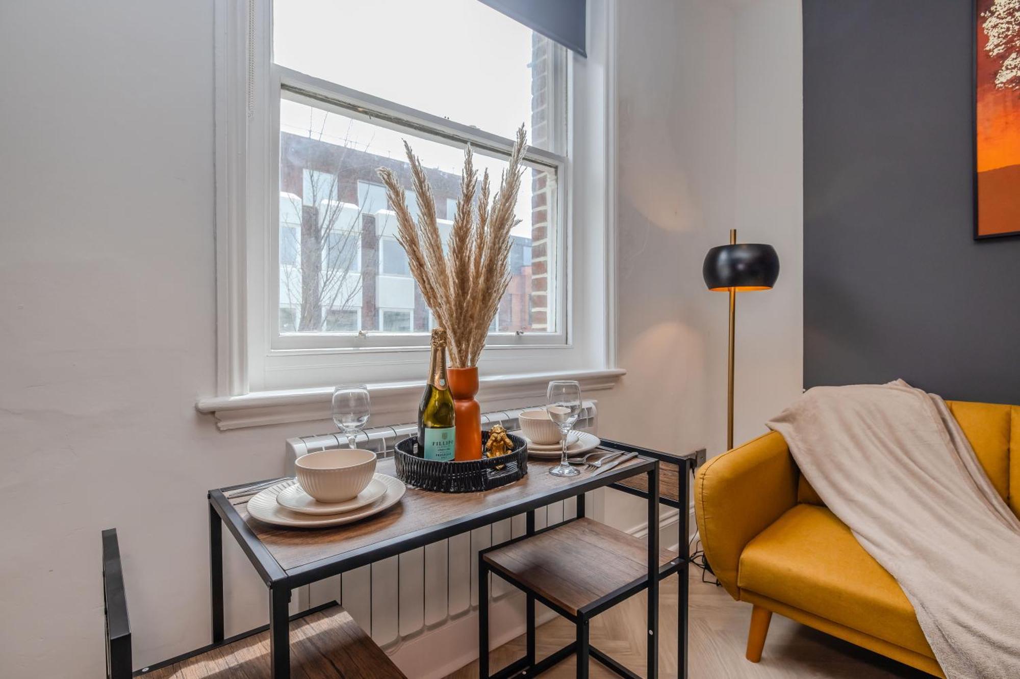 Amazing One Bedroom Flat Next To Brighton